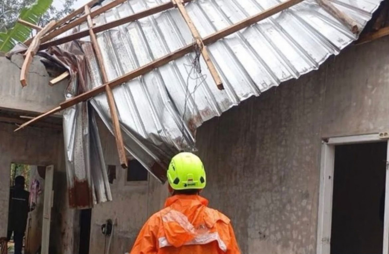 Hujan Deras Disertai Angin Kencang Terjang Singosari Malang, 14 Rumah Rusak - Kerugian Rp28 Juta