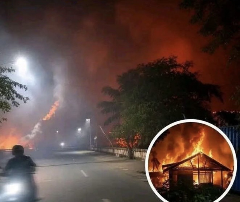 KERUH! Bentrok Warga Lisabata vs Patahuwe, 3 Orang Luka dan Puluhan Rumah Dirusak
