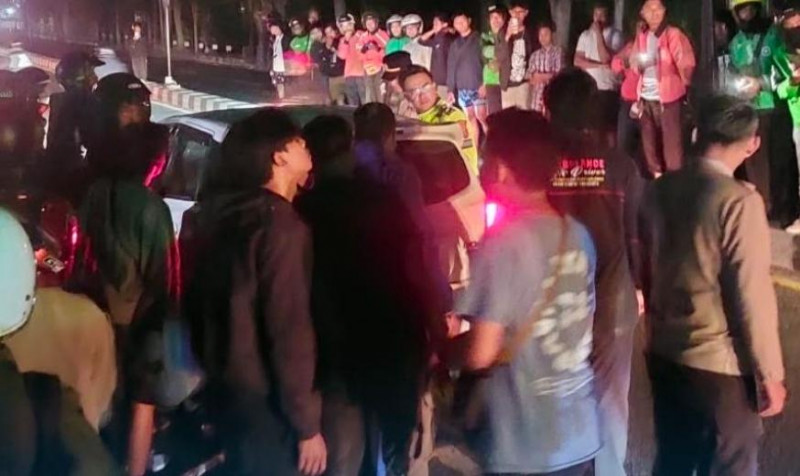 Diduga Depresi,Seorang Wanita Bawa Mobil Di Sleman Lawan Arah Di Ringroad Utara Sleman