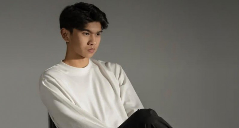 Dari Atlet Bulutangkis Jadi Penyanyi, Bima Ayman Modjo Rilis ‘Rindu Yang Lirih’
