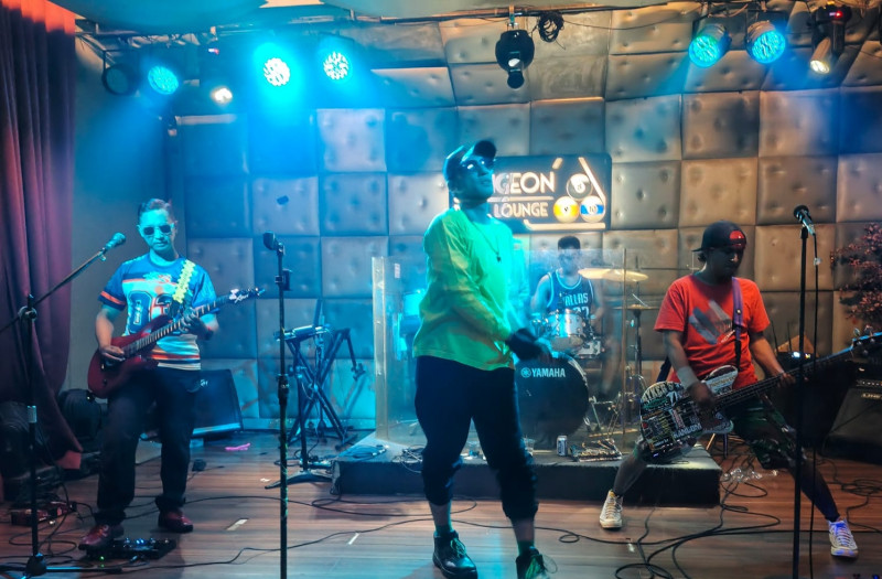 Dari Suka Jamrud Hingga Kolaborasi Bareng Legenda Rock: Perjalanan Musik Jamsky dan Kejutan Pre-Release Album