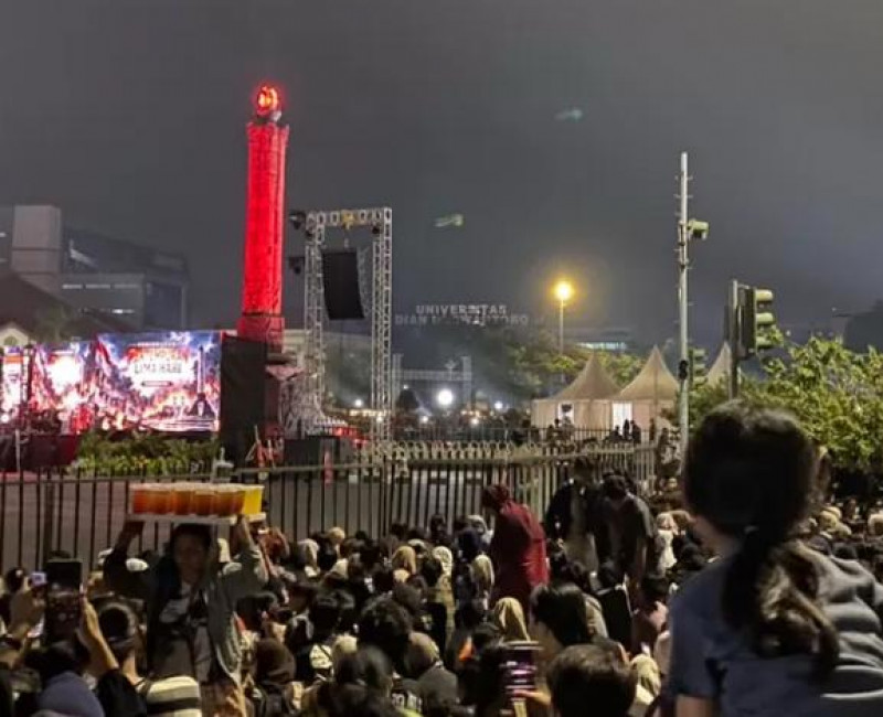 Ribuan Warga Semarang Padati Tugu Muda,Drama Kolosal Pertempuran Lima Hari Sisipkan Pesan Anti Korupsi