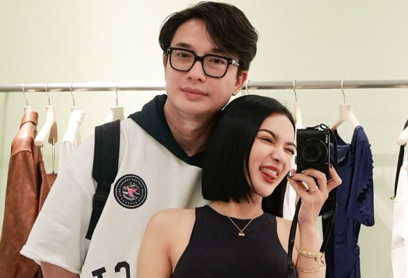 Bukan Foto Studio, Wika Salim dan Max Adam Kamil Pamer Foto Masa Kecil Berlatar Biru, Sinyal Kuat Segera Nikah?