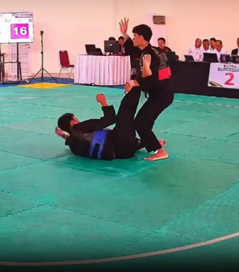Pesilat Kejang Usai Dibanting Lawan, Wasit Malah Hitung 10 Detik