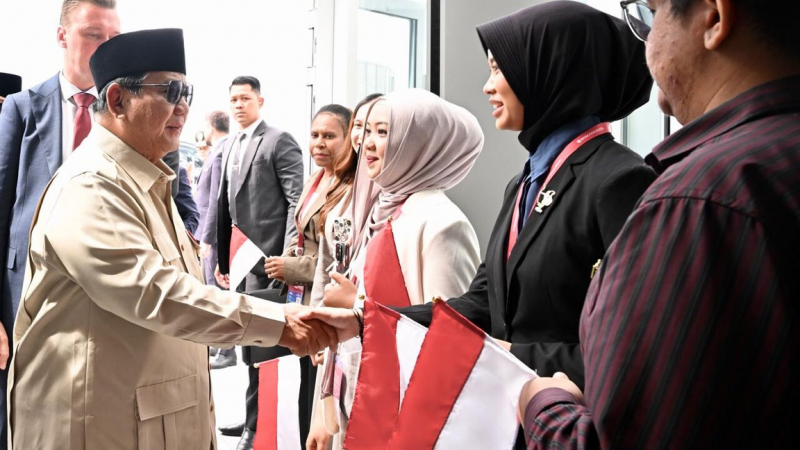 Mahasiswa Indonesia Antusias Sambut Kedatangan Presiden Prabowo di Vladivostok