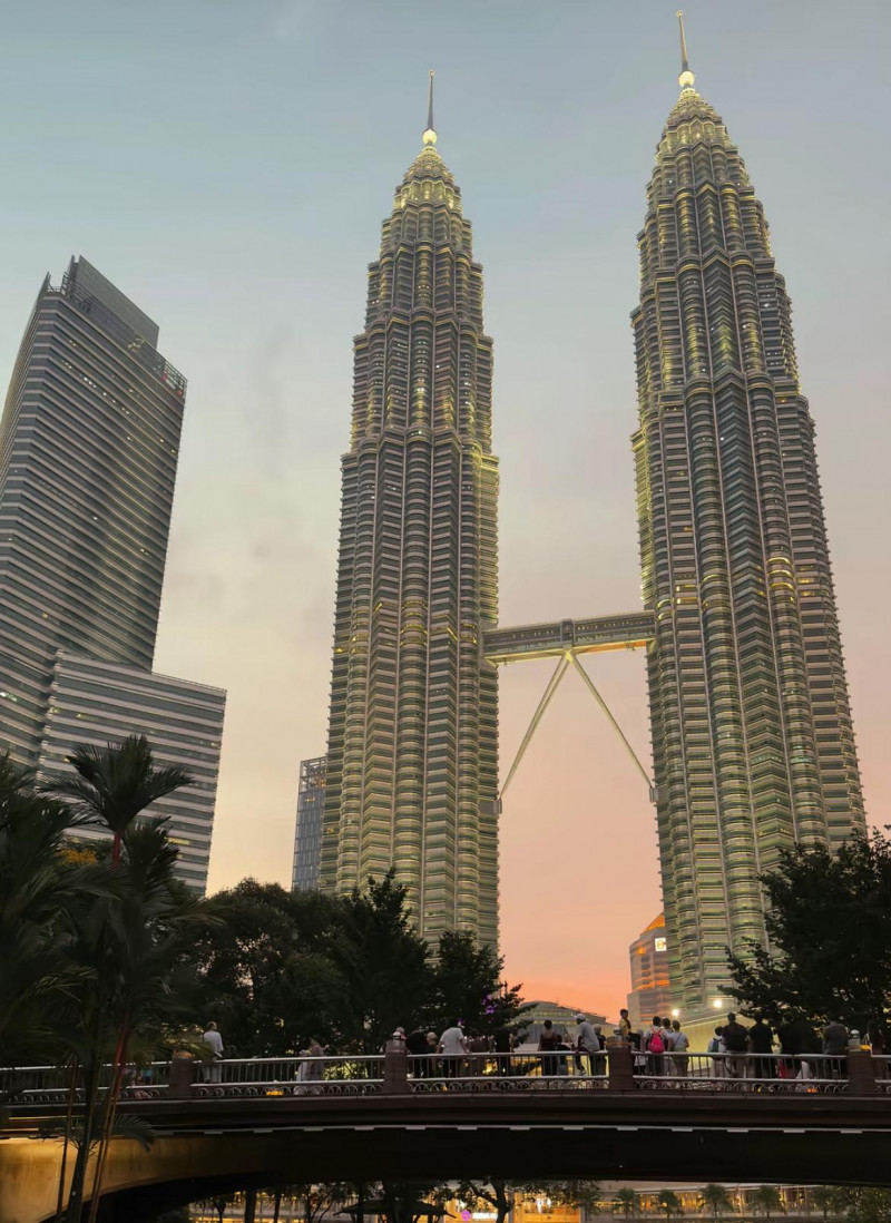 Malaysia Gebrak 2027! UMR Naik Jadi Rp 8,7 Juta, Anak Sekolah Dapat Rp 876 Ribu, Keluarga Miskin Dapat Bansos Bulanan