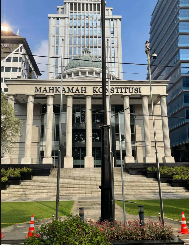 MK Resmi Cabut Pensiunan DPR Seumur Hidup!!