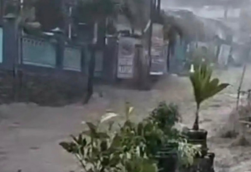 Baru Hujan 2 Jam,Kota Batu Malang Langsung Banjir