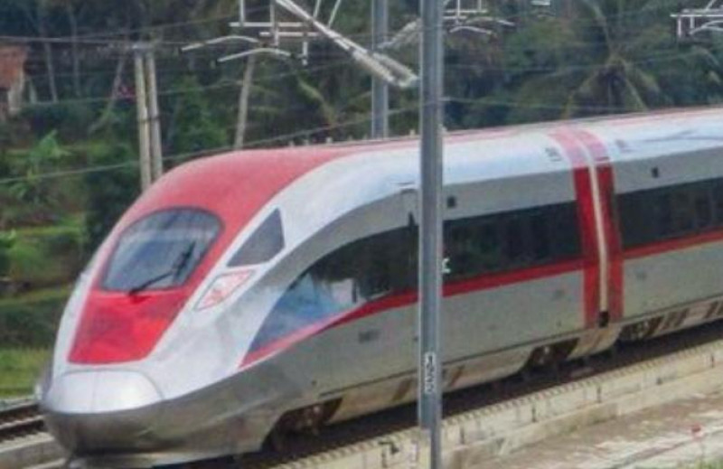 Kereta Cepat Jakarta-Surabaya Ditargetkan Uji Coba 2026,Tempuh Perjalanan Kurang Dari 4 Jam